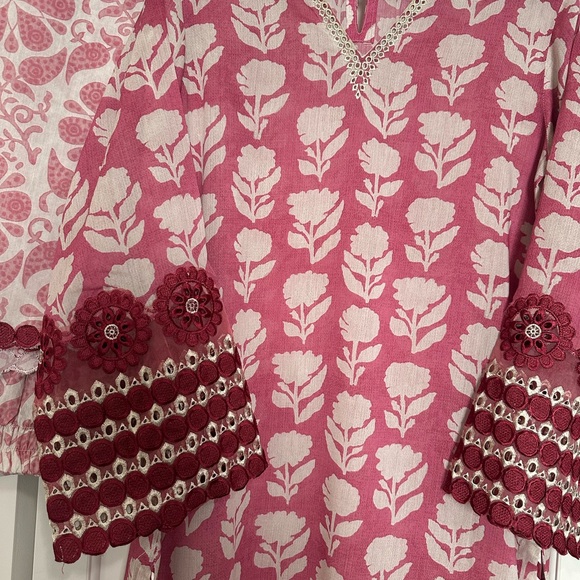 Elegant Pink and Cream Floral Dress 2Pc - Picture 4 of 5